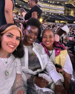Yaani King Mondschein Instagram - HAPPY BIRTHDAY TO THE QUEEN @beyonce!!🐝🎂
 As her official lead backup dancers- MelKiYaancé - we went to support her Saturday night. Due to unexpected pinky toe injuries we couldn’t perform but it was still a good show…😬
Life changed. 
Inspiration unlocked. 
Love deepened. 
#RenaissanceWorldTour