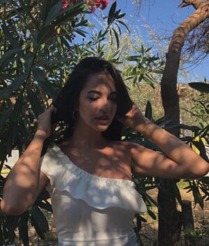 Yağmur Çokgenç Instagram - #shadows 🌺