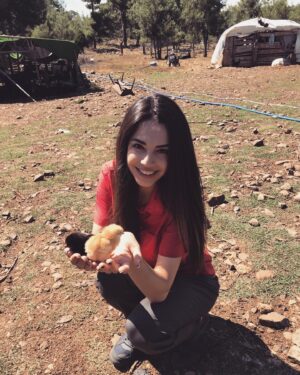 Yağmur Çokgenç Instagram - Bir avuç mutluluk 🐣💛 #tbt