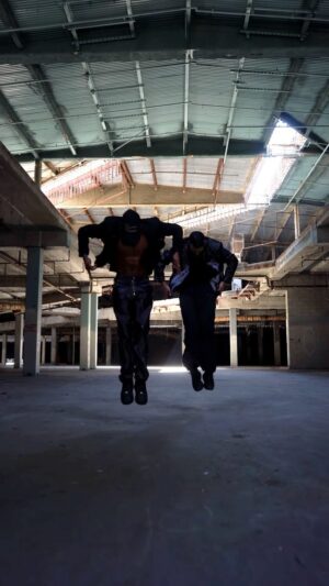 Yainer Ariza Instagram - Alright Alriiiiiiigggghhhttt 
@victoriamonet 
.
Choreography @itsbankhead 
Dancers @chris.p.hernandez @yai_ariza 
Filmed by @justin.corbo 
#alright #victoriamonet #dancers #dancevideo