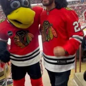 Yair Rodríguez Instagram - Thank you @nhlblackhawks for having me at your game today and giving me the opportunity of hitting the puck even if I was beaten by an 8 year old kid and eaten by @bhawktommyhawk .  It was an amazing experience.  Go Hawks!