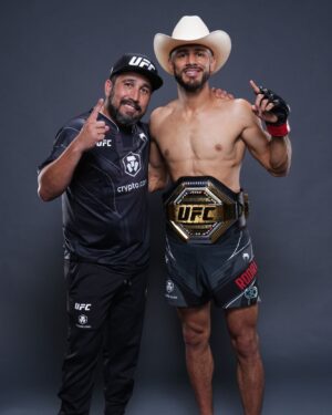 Yair Rodríguez Instagram - Feliz cumpleaños coach! @vfs_academy  shaaawwww!