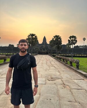 Yair Rodríguez Instagram - Camboya 🇰🇭 Angkor wat- Elephant Sanctuary 🐘