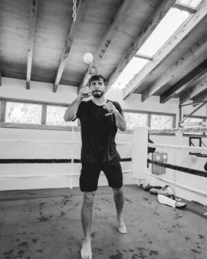 Yair Rodríguez Instagram - 🎾 🎯 
.
.
.
@tonygonzalezs_ 📸