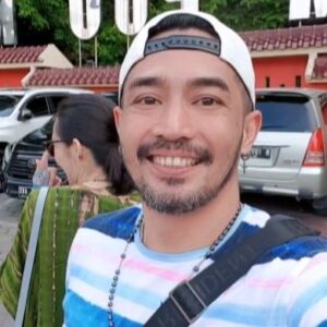 Yama Carlos Instagram - SAM POO KONG SEMARANG ❤❤❤
#yamacarlos #babamarco #carinaivola #airnations #actor #sampookong #semarang #family #akiko #ara #pujituhan