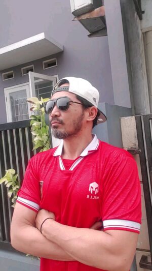 Yama Carlos Instagram - TIMNAS TERBANG TINGGI 🔥🔥🔥
#yamacarlos #actor #carinaivola #babamarco #airnations #model #timnasindonesia #erickthohir #sepakbola #juara #pialadunia #pujituhan