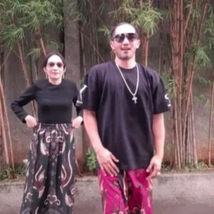 Yama Carlos Instagram - SELAMAT HARI MINGGU...
TUHAN YESUS MEMBERKATI KITA SEMUA 🙏🙏🙏
#yamacarlos #carinaivola #ceritayamacarina #babamarco #airnations #actor #model #batik #sekolahminggu #happysunday #selamathariminggu #pujituhan