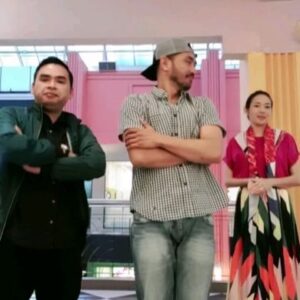Yama Carlos Instagram - Sehati sejalan...🕺❤✌

#yamacarlos #babamarco #carinaivola #airnations #actor #lawyer #pengacara #advokat #keadilan #viral #pujituhan