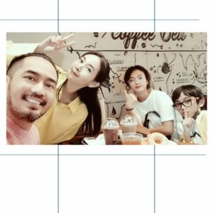 Yama Carlos Instagram - Halal bihalal di Hari Raya 🕺🙏🎉
#yamacarlos #carinaivola #ceritayamacarina #carendelano #actor #model #fashion #babamarco #lebaran #hariraya #pujituhan