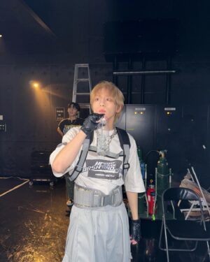 Yamashita Coki Instagram - 🏠🍜🐓🌻

ホミパリ22 Birthday Zepp tour完走しました！

今回のこのZepp tourを僕と一緒に作り上げてくれた全てのスタッフさん、テクニカルスタッフの皆さん、いつも近くで支えてくれているチームコーキ、各地方でお会いできた全ての方に感謝です。

そしてお祝いと共に足を運んで観に来てくれたホミも！
むちゃくちゃ楽しかったね🎂😂❤️
きつかった鬼スケジュールの中リハ重ねてきて身体擦り減らしてヤバい時もあったけど、ホミの笑顔が見れてほんまに報われたしやってきてよかったって思いました。

まじで最高の22歳のスタートダッシュ切れました

来年はもっとやばいっす😂
一緒にいきましょ！！！

まずはお祝いありがとうございました！
そしてこれからもよろしくお願いします🏠

#ホミパリ　
#ホミパリ感想文