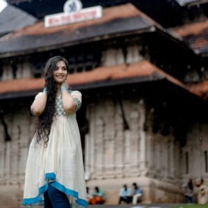 Yami Sona Instagram - 🌼🌼
 
📸 :@sujinsuvin 
 
Costume :@visakhunni_designs_ 
 

#onamspecial #onamdress #photographylovers 💙