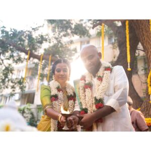 Yamini Yagnamurthy Instagram - If we could redo this day all over again, I wouldn’t change a thing :) My man @vijaykartikkannan :) 
Thank you @decorbykrishna @aadambharaa @primrose131chennai @sumathi_muah for making our beautiful day memorable at such short notice! 🌸 @niirfilms ☺️🙌🏽