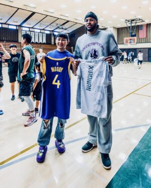 Yan Xiaonan Instagram - 🤝🏀🫡