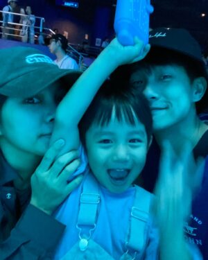 Yan-Ze Lu Instagram - 衝衝沖繩🫶🏼
第一次帶小孩出國旅遊，先選近一點的沖繩！
還好Finn第一次搭飛機就上手（？）

#familytrip 
#okinawa 
#sesoko