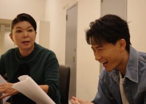 Yan-Ze Lu Instagram - 因為一霖跟晴天的婚禮，
難得的讓大家齊聚一堂！（真是謝囉🤣）
40頁戲接近40位演員，
搖滾區欣賞飆戲很過癮。
還請大家多多支持天道！
-
最後附上歡樂智瀚選集。
謝謝側拍:
@_p_yun_song_ 
@jane30523