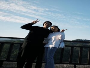 Yan-Ze Lu Instagram - 前世和今生的情人情人節快樂。
一起一步一步的前進吧❤️
最後一張是兒子拍的🤣