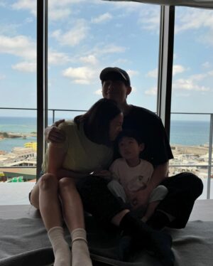 Yan-Ze Lu Instagram - 母親節快樂❤️
#happymothersday