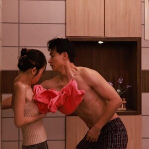 Yan-Ze Lu Instagram - 你的戀愛腦暈船仔羅智瀚已上線，
看劇本真的是暈慘慘😂
thx側拍 @chien141319 
@dramasettvtw 
@magicpower_media

#天道
#羅智瀚
#王如琪