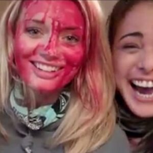 Yancy Butler Instagram - ⠀
Flashback! Fun times with the sweet @laurajhaddock 😂 ⠀
⠀
Behind the scenes on which film? ⠀
⠀
⠀
⠀
#thebutlerdidit