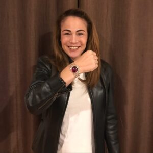 Yancy Butler Instagram - ⠀
Feeling incredibly blessed! ⠀
Thank you @kellygrahamofficial for this AMAZING custom made “Witchblade” cuff ❤️⠀
Absolutely gorgeous!!! ⠀
XoxoYB