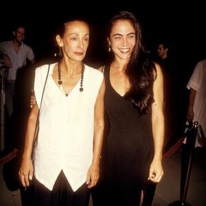 Yancy Butler Instagram - ⠀
Happy happy birthday my sweet “Momager”! I don’t know how I could do all of this without you. I love you so very much! @leslievbutler 

#happybirthday