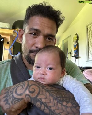 Yancy Medeiros Instagram - What’s your favorite way to put your kid(s) to sleep 😴
Dont mean to be braggadocious, but Gracy Lou’s been sleeping like a G through the nights💁🏽‍♂️..#cancelme #jiujitsusaveslives #marleygirl #ym #thekid #gotyourback #shesnotimpressed