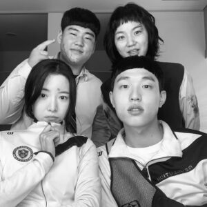 Yang Han-yeol Instagram - #netflix #allofusaredead#netflixkr #지금우리학교는  명절에도 지우학과 함께🧟‍♂️🏫