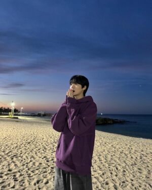 Yang Jun-mo Instagram - 손이랑 귀가 시려워지는 시기.