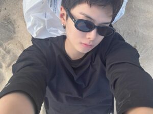 Yang Jun-mo Instagram - 😑🙂‍↔️😏😐😎😶‍🌫️🫨