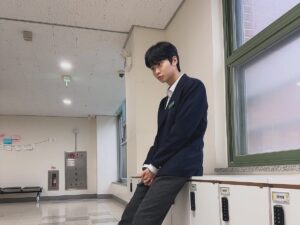 Yang Jun-mo Instagram - 손가락만 까딱하면☝🏻