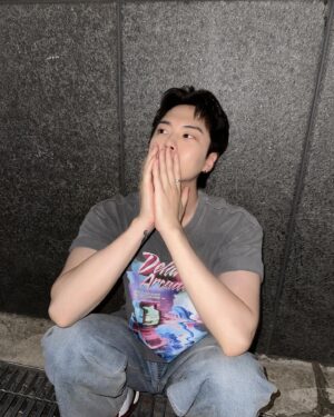 Yang Jun-mo Instagram - 날씨가 너모 더워요~~~☀️<<<🌙