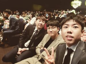 Yang Se-chan Instagram - 웅이네 2008년이후 재결합
축가 난너하나면돼
MR없음
웃음없음
멋없음
#웅이네
#래퍼 양세찬
#메인보컬 이용진
#서브보컬 이진호