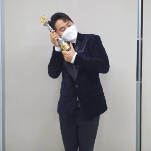 Yang Se-hyung Instagram - 동료분들 스탭분들 다시한번 너무 감사드립니당 ㅠㅠ 
집사부 맛남 텔레그나 팀들
약속대로 코로나 끝나면 시원하게
한통쏘겠습니다.

그리고 인친님들 응원해주셔서 진심으로 감사드리구 배찢어지는 웃음으로 보답드릴게요 

좋은밤보내세요^^