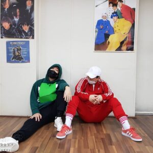 Yang Se-hyung Instagram - 지금 흘리는 이 땀
내일 무대에 빛이 되리
어렸을땐 장난으로 따라했었지
근데 난 지금 어른이지
미안한데 이제 장난은 없어

쿵쿵쿵 데헷쿵

#양세형
#HOT
#하하형
#깔깔이형
#폭소형
#배꼽잡는형
#빵터진형
#ㅋㅋ형
#유머일번지형
#마포구웃음보안관형
#별누나웃음지킴이형
#스포아님확인하구올림노걱정