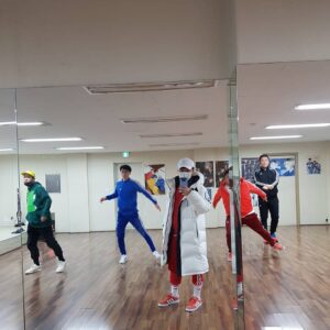 Yang Se-hyung Instagram - 지금 흘리는 이 땀
내일 무대에 빛이 되리
어렸을땐 장난으로 따라했었지
근데 난 지금 어른이지
미안한데 이제 장난은 없어

쿵쿵쿵 데헷쿵

#양세형
#HOT
#하하형
#깔깔이형
#폭소형
#배꼽잡는형
#빵터진형
#ㅋㅋ형
#유머일번지형
#마포구웃음보안관형
#별누나웃음지킴이형
#스포아님확인하구올림노걱정