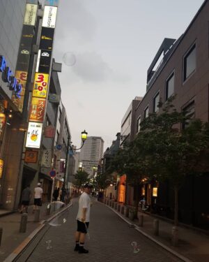 Yang Se-hyung Instagram - 비눗방울 방울방울
귀염둥이 둥이둥이
바리바리 양세바리

#양세형