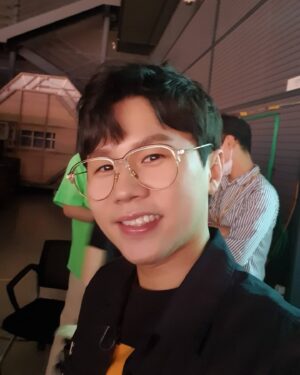 Yang Se-hyung Instagram - 찐찐찐찐~ 찐이야~~~♡
오랜만에 셀카 찍었어요
우리 인친들 요즘 정신없고
힘들고 지치실텐데 힘내세요
더 열심히 재밌게 웃게해드릴게요
지금 글작성중에 또...비가ㅡㅡ
이젠 그만 내려라 ㅠㅠ
인친들~~~화이팅입니다!!!!!!!