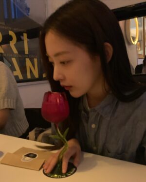 Yang Seo-hyun Instagram - 하트모양