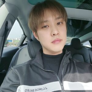 Yang Seung-ho Instagram - 1일1셀카 도전3
#엠블랙  #승호 #A  #훗