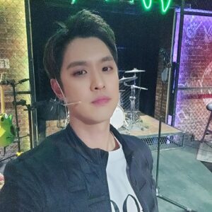 Yang Seung-ho Instagram - 2022 다들 고생하셨습니다 2023년도 화이팅 복받으세요!
#엠블랙 #승호 #복 #A  #훗