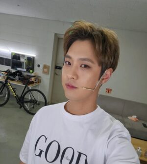 Yang Seung-ho Instagram - 오늘  엠블랙 데뷔13주년경축!볼륨업 공연직전 서포트도 감사합니당!! 항상감사합니다A 여러분!
#엠블랙 #승호 #뮤지컬볼륨업  #A  #훗