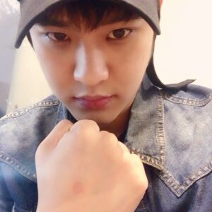 Yang Seung-ho Instagram - 늦었지만 투표완료!!!!!! #엠블랙 #승호 #투표 #대통령 #A 