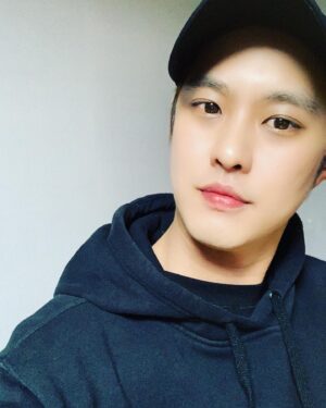 Yang Seung-ho Instagram - 엠블랙 11주년 항상감사합니다 A  다들코로나조심하시구 조만간 좋은소식 들려드리겠습니당 #엠블랙 #11주년 #승호 #A  #훗