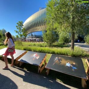 Yann Arthus-Bertrand Instagram - EXPOSITION - VIGNERONS

Chers amis Bordelais, je suis ravi de vous inviter à découvrir l’exposition Vignerons au sein de @laciteduvin !

J’ai été honoré de pouvoir mettre en avant dans mon travail de photographe les visages des hommes et des femmes qui font les vins de Blaye (@vinblaye) et qui leur donnent ce caractère unique. 

Découvrez cette merveilleuse exposition tout l’été, jusqu’au 30 septembre, à @laciteduvin !