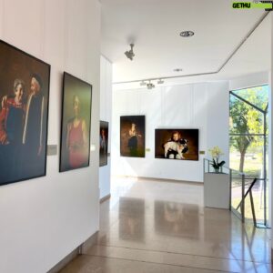 Yann Arthus-Bertrand Instagram - EXPOSITION - LEGACY, UNE VIE DE PHOTOGRAPHE-REALISATEUR

Je suis très heureux de vous inviter à découvrir l'exposition "Legacy, une vie de photographe-réalisateur" à Saint-Lô (@saintloagglo), qui retrace ma carrière de photographe avec une sélection de photos qui me tiennent profondément à cœur. 

Découvrez les 80 photos de l’exposition jusqu’au 30 octobre, le long de la rue Torteron et sur la place Guy-Fontenelle côté gare, mais aussi à l’intérieur de la galerie du hall de la mairie.