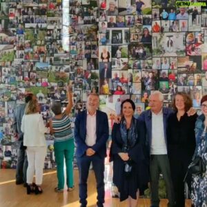 Yann Arthus-Bertrand Instagram - EXPOSITION - VISAGES DE FRANCE 

Quel grand honneur pour moi de rencontrer les facteurs et les factrices qui parcourent notre beau pays au quotidien ! J'ai été émerveillé par les magnifiques portraits qu'ils ont pris dans le cadre de notre projet artistique développé avec @laposte.

Venez découvrir leurs formidables photographies à l'exposition "Visages de France par les facteurs" au 7eme étage du Musée de La poste, à Paris, tous les weekends dès maintenant jusqu'au 18 septembre 2022 !

Vous n'êtes pas sur Paris ? Découvrez l'exposition virtuelle : https://www.visagesdefranceparlesfacteurs.fr/