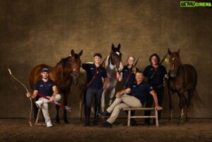 Yann Arthus-Bertrand Instagram - Je remercie le @harasdelacense et @lacensefondsdotation de m’avoir invité à installer mon studio photo le week-end dernier. Je vous invite à suivre leurs réseaux, et leur rendre visite pour découvrir leur méthode unique dans le monde.

Durant ces deux jours, j’ai pu photographier des chevaux hors du commun et capturer la relation extraordinaire que nous entretenons avec ces animaux nobles et majestueux.