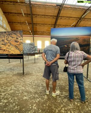 Yann Arthus-Bertrand Instagram - Exposition La Terre vue du ciel à Pinerolo, Callaverizzia Caprilli (Italie) jusqu’au 30 novembre 2022.
