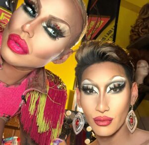 Yara Sofia Instagram - Wishing the best of luck to my sister cowerker and close friend!!!! We both has been thru a lot together and it makes me so happy to see you glow up!!! Keep on shining superstar!!!!! @rupaulsdragrace #dragraceseason15 has been AMAZING!! All contestants are so sickning!!!! But i have to say iam #teamanetra !!!!! Who you guys rooting for???? #rupaulsdragrace #rupaulsdragraceseason15 #anetra #yarasofia #echapalante