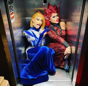 Yara Sofia Instagram - Wishing the best of luck to my sister cowerker and close friend!!!! We both has been thru a lot together and it makes me so happy to see you glow up!!! Keep on shining superstar!!!!! @rupaulsdragrace #dragraceseason15 has been AMAZING!! All contestants are so sickning!!!! But i have to say iam #teamanetra !!!!! Who you guys rooting for???? #rupaulsdragrace #rupaulsdragraceseason15 #anetra #yarasofia #echapalante
